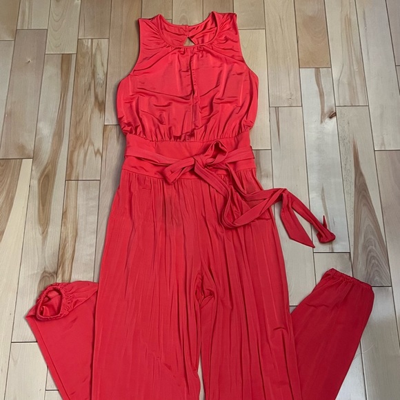 Vermillion belted jumpsuit - Picture 4 of 14